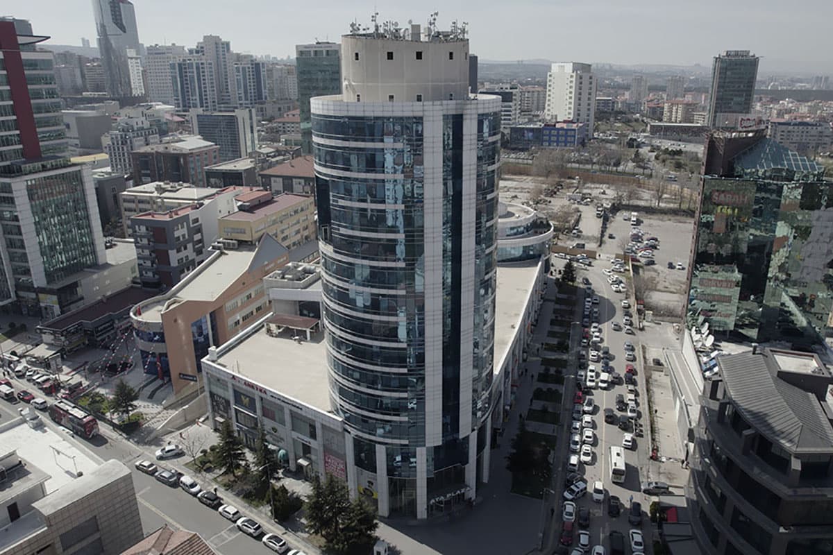 Toker Mesken'in kurumsal merkezi Ata Plaza