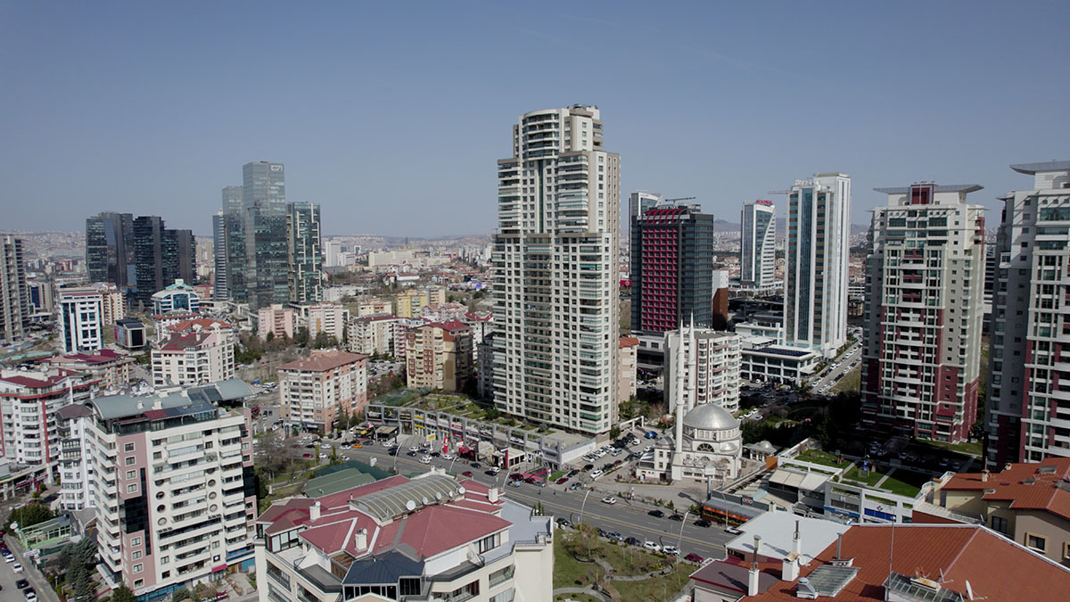 dji-000300-00-09-12still002