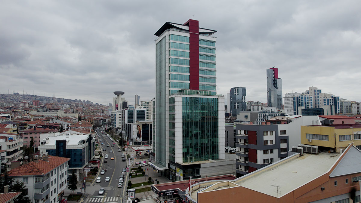 dji-002300-04-43-25still005